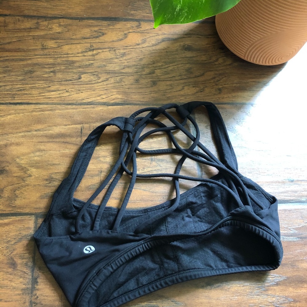 Free to be wild lululemon sports bra. Size 4